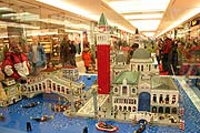 ktionen wie z.B. im März 2008 eine "Faszination Lego" Ausstellung erhalten das Interesse (Foto: Martin Schmitz)